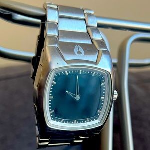 Nixon - The Superhero SS.